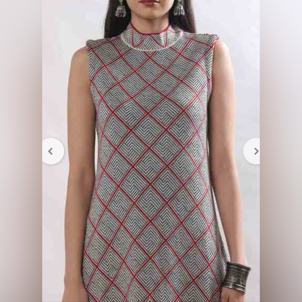 SVRNAA Knit Dress with Geometric Print in Red, White and Black Size M - Picture 2 of 13